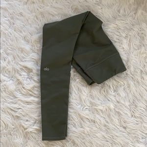 Alo yoga pants